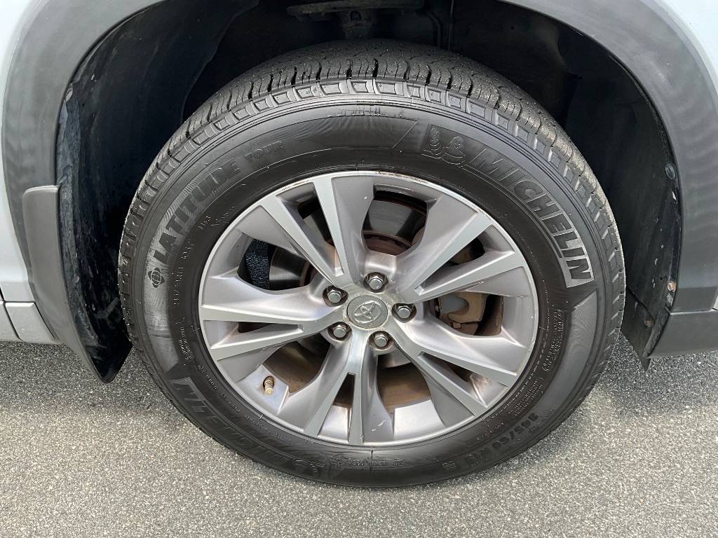 2015 Toyota Highlander - $14,950