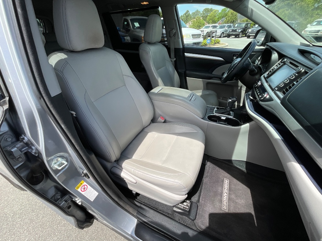 2015 Toyota Highlander - $14,950