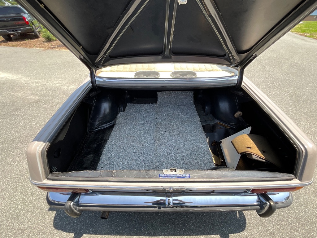 1973 MERCEDES-BEN 220D
