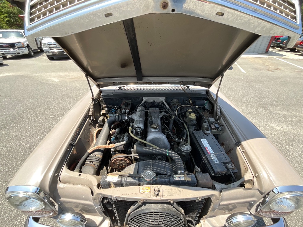 1973 MERCEDES-BEN 220D