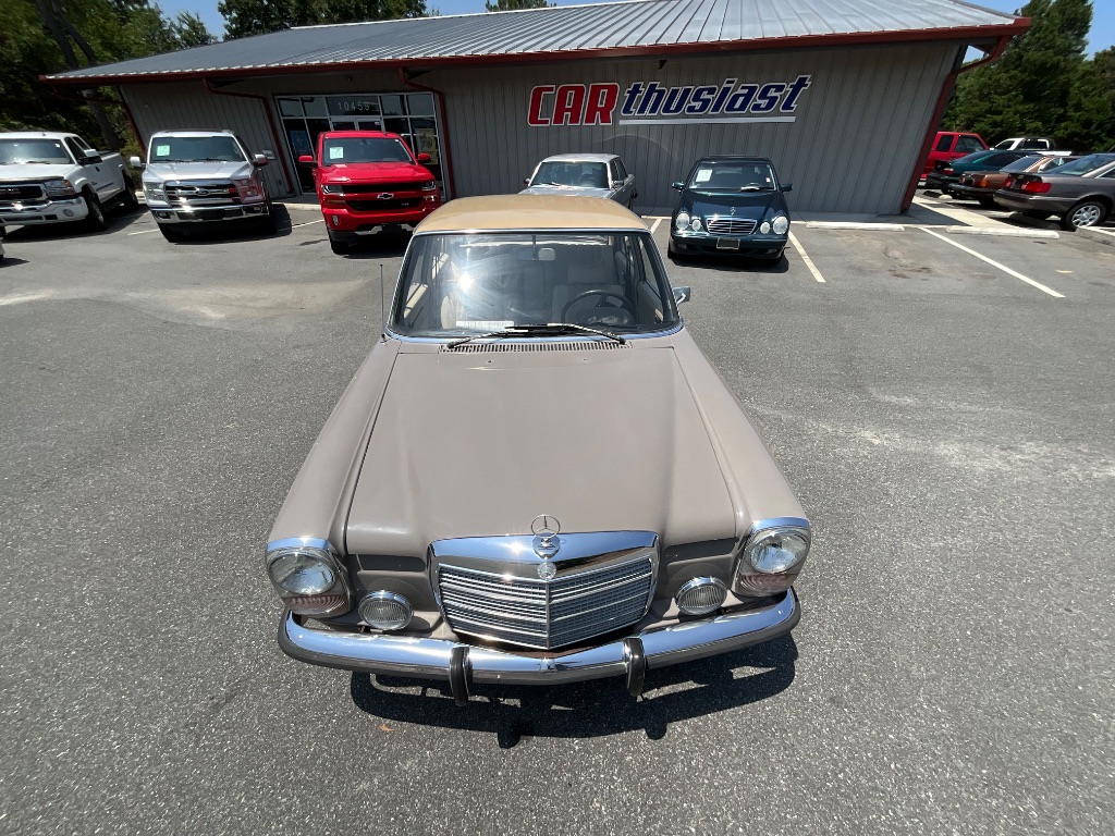 1973 MERCEDES-BEN 220D