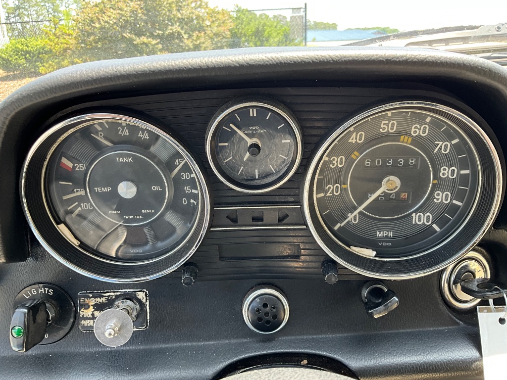 1973 MERCEDES-BEN 220D