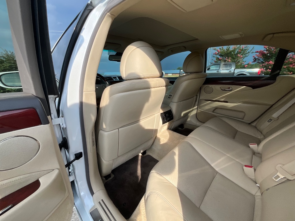 2010 Lexus LS