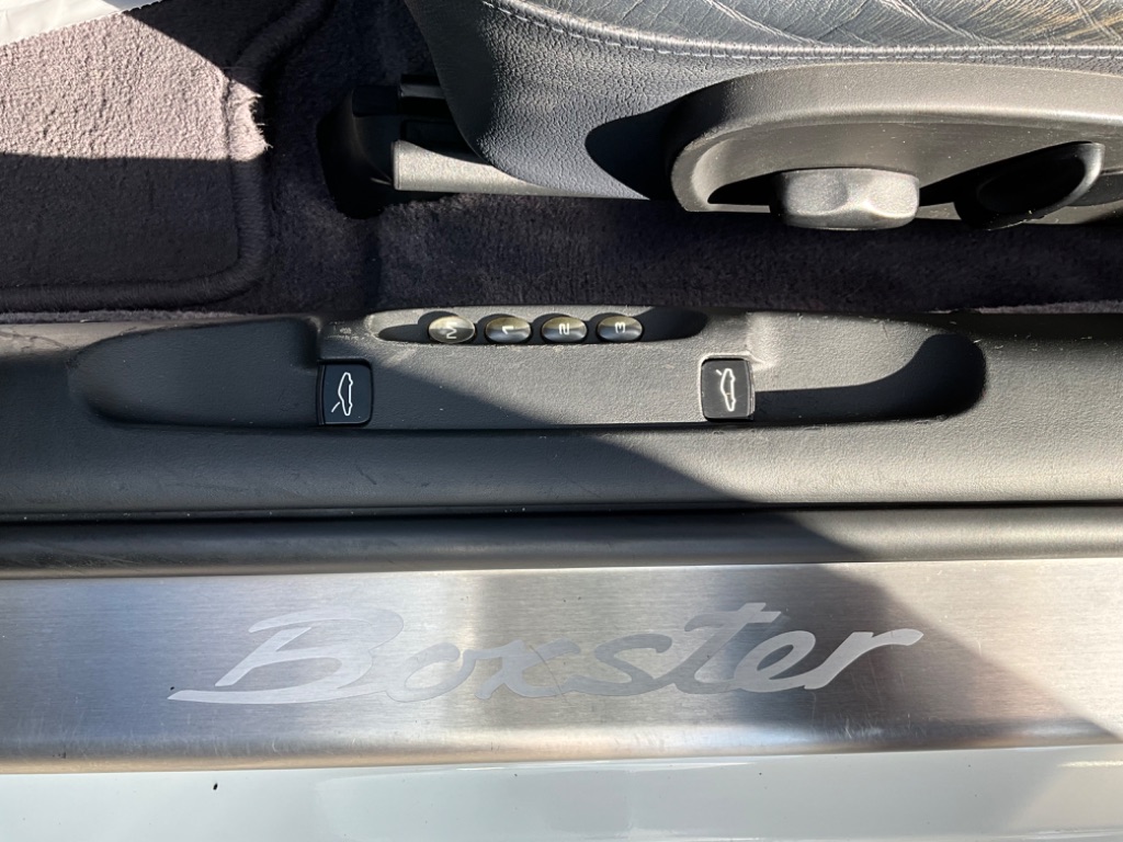 2001 Porsche Boxster photo