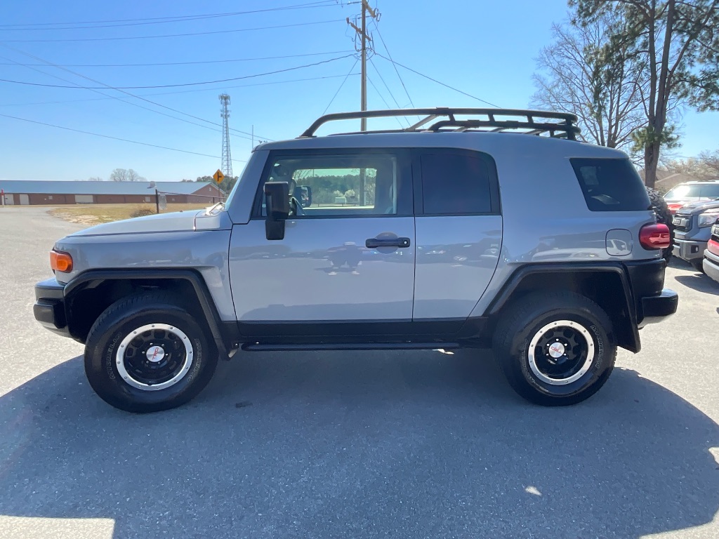 2013 Toyota FJ Cruiser photo