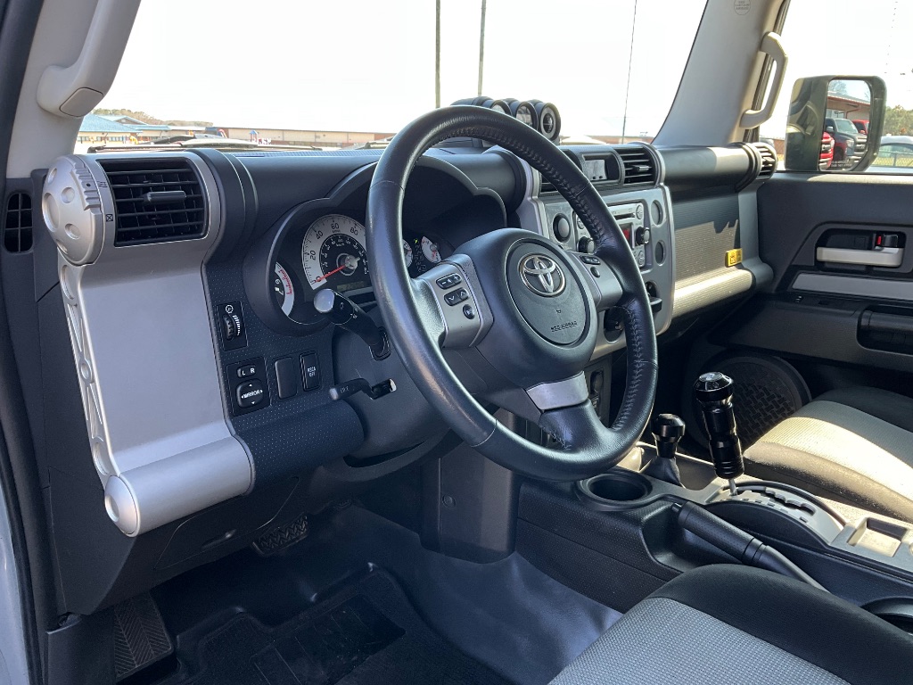 2013 Toyota FJ Cruiser photo