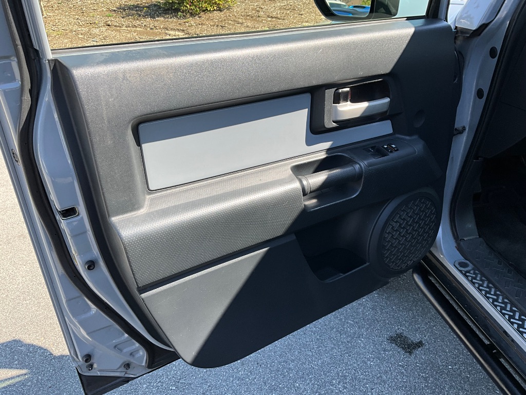2013 Toyota FJ Cruiser photo