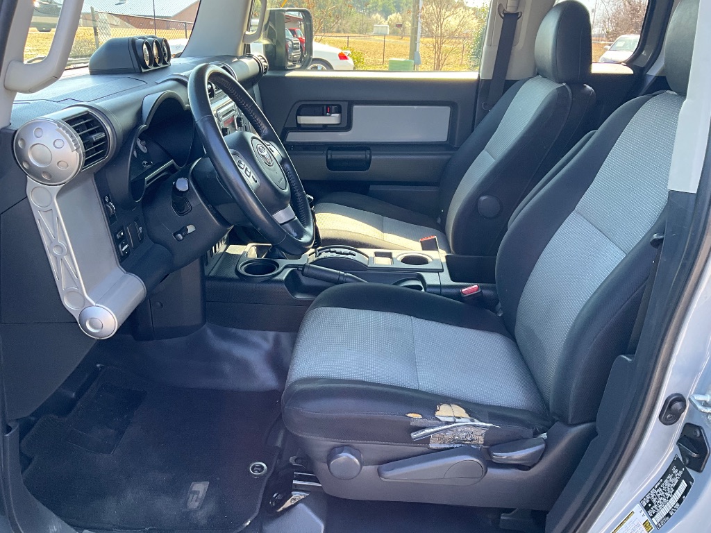 2013 Toyota FJ Cruiser photo