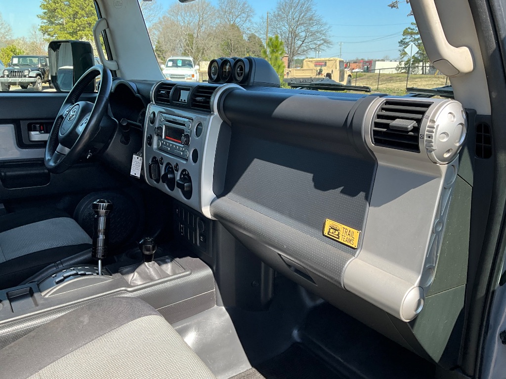 2013 Toyota FJ Cruiser photo