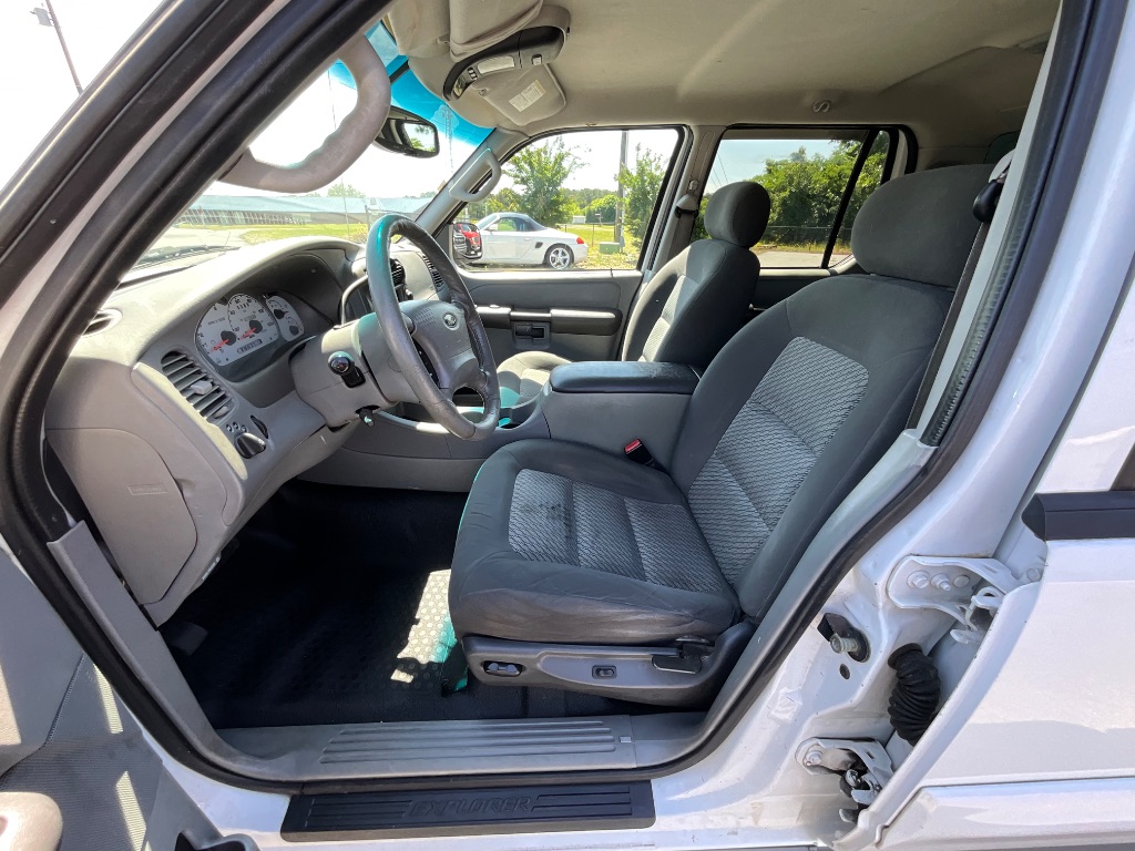 2003 Ford Explorer Sport Trac XLS photo