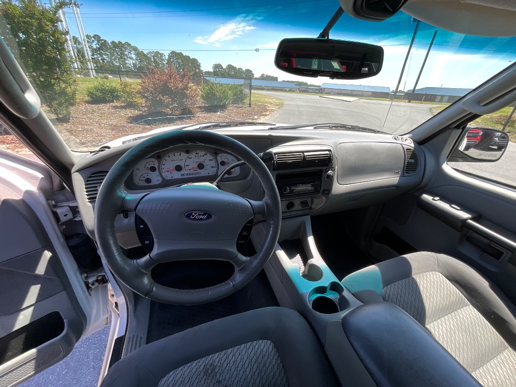 2003 Ford Explorer Sport Trac XLS photo