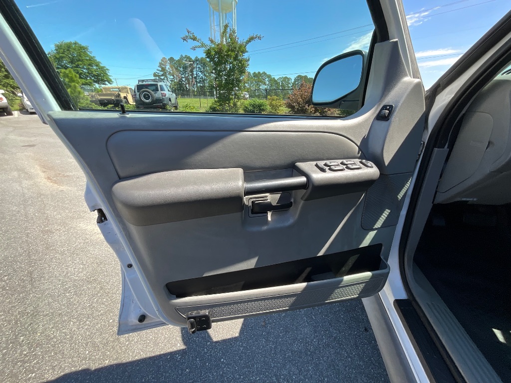 2003 Ford Explorer Sport Trac XLS photo