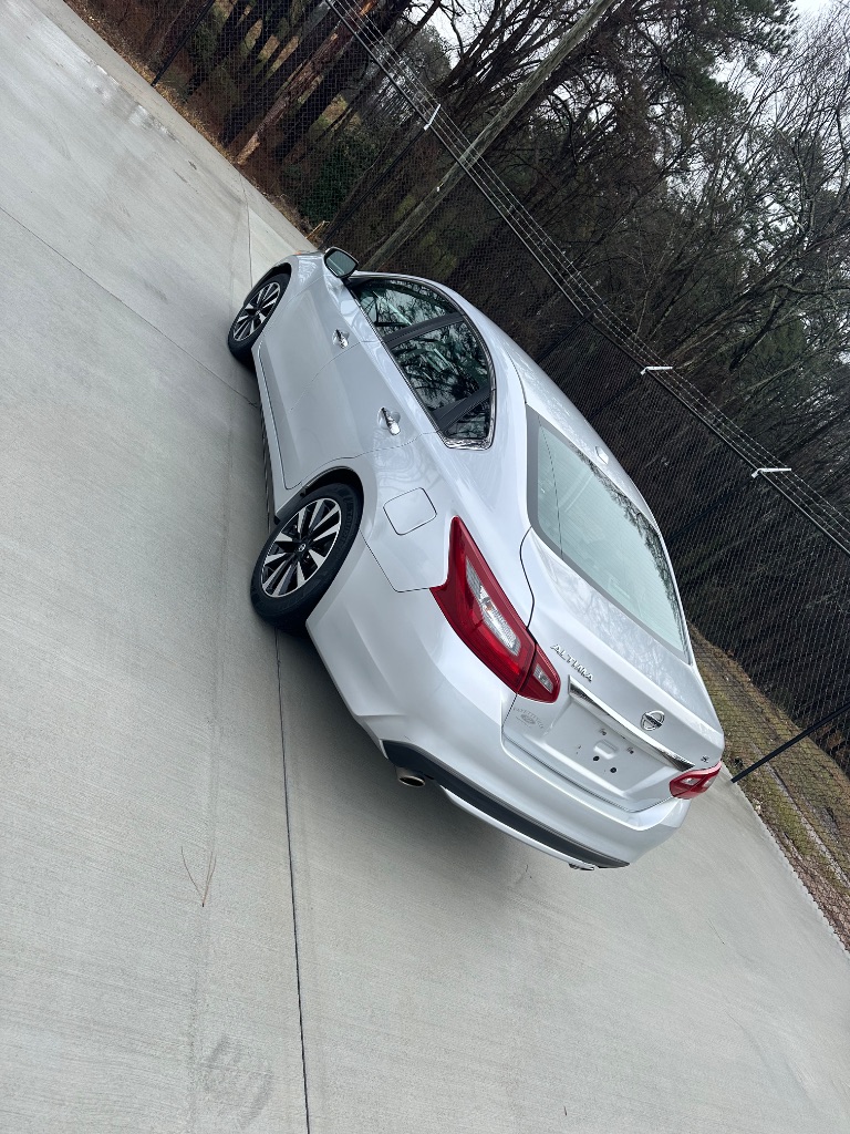 2018 Nissan Altima SL photo