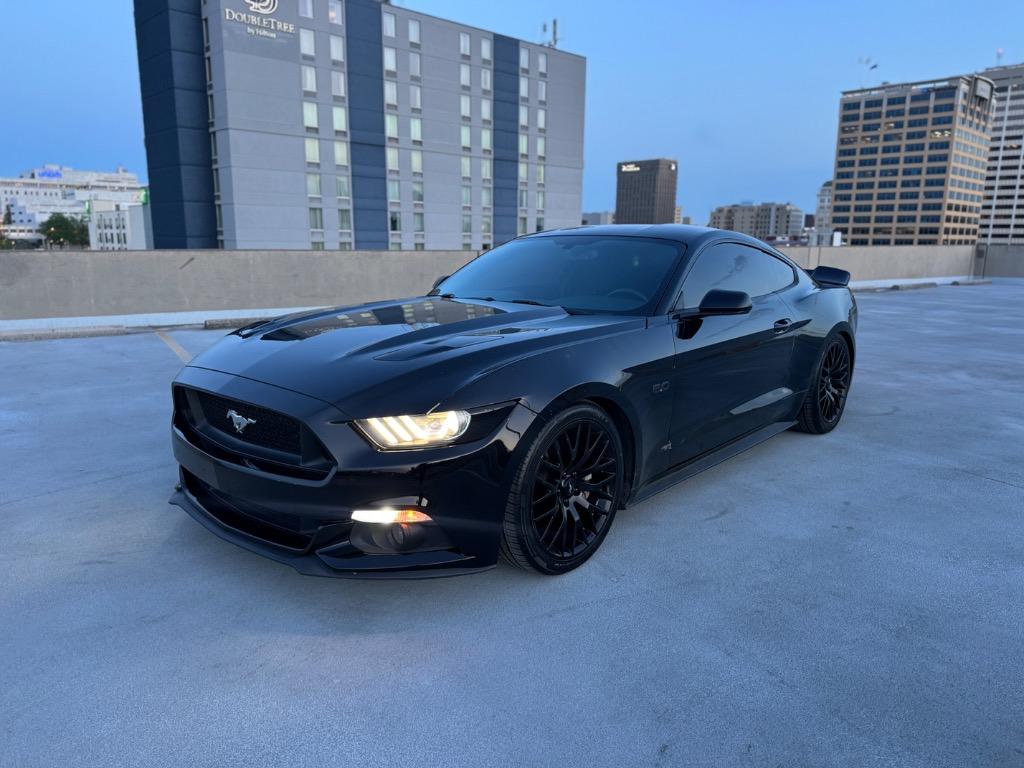 2016 Ford Mustang GT photo