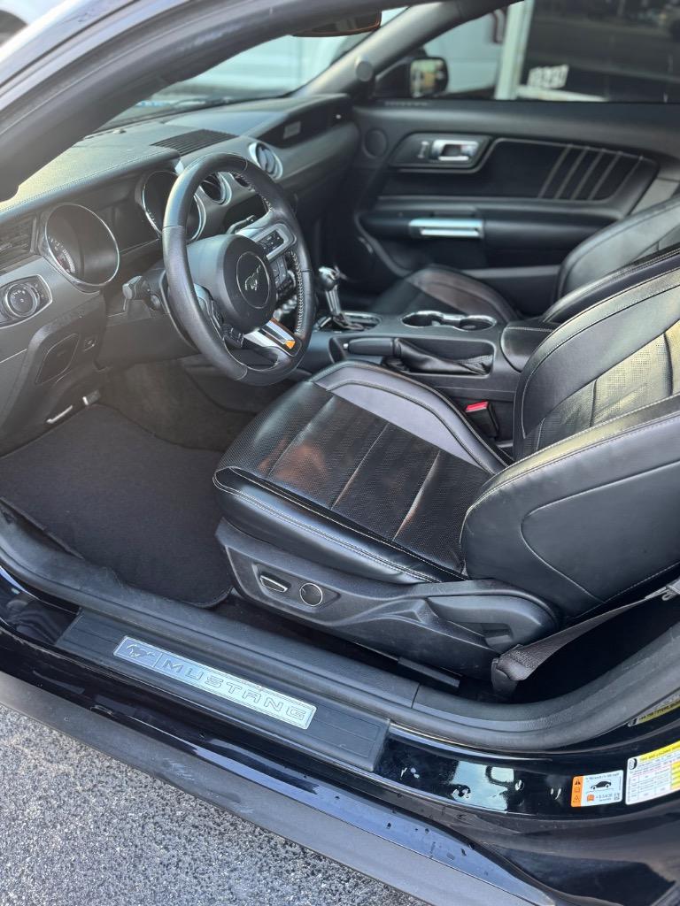 2015 Ford Mustang GT Premium photo