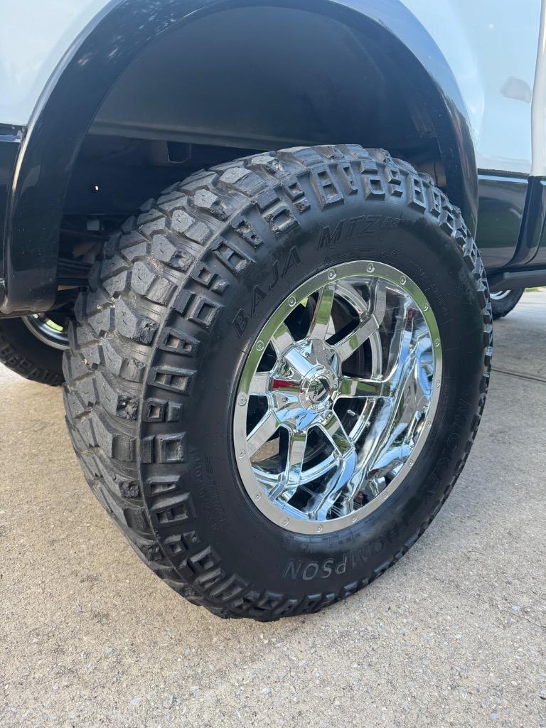 2005 Ford F-150 - $10,800
