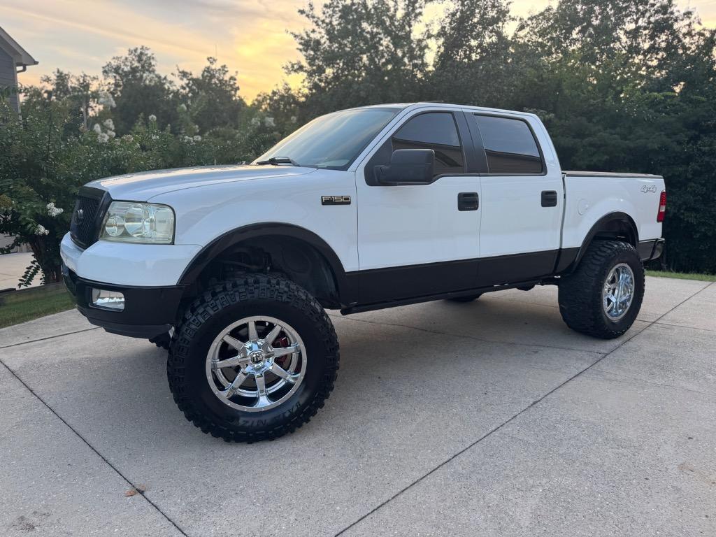 2005 Ford F-150 - $10,800
