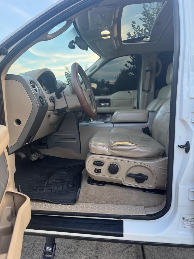 2005 Ford F-150 - $10,800