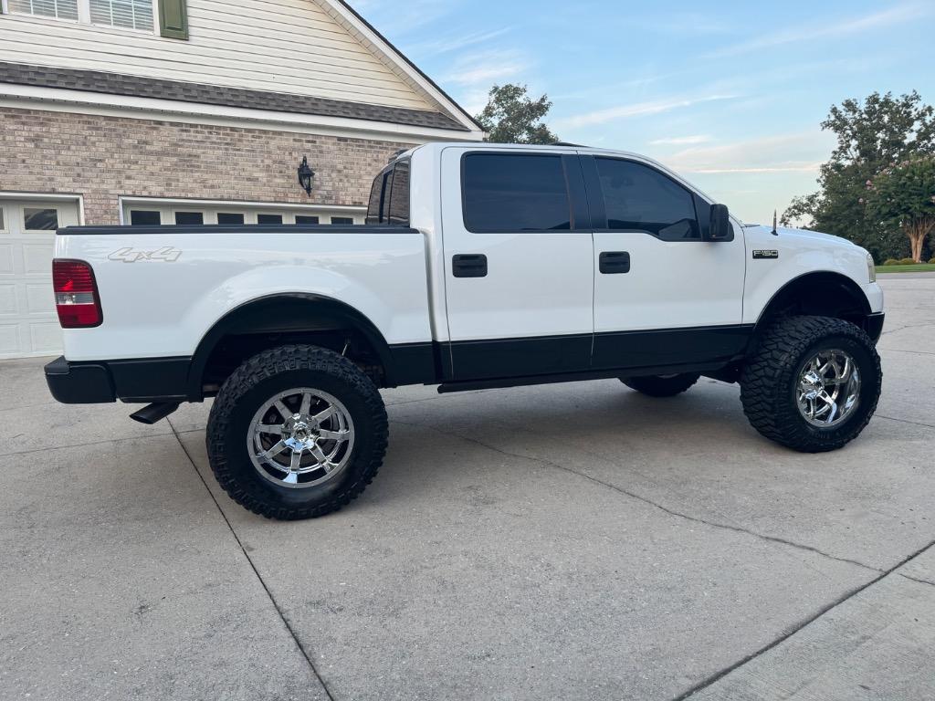 2005 Ford F-150 - $10,800