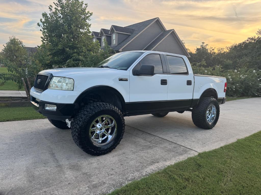 2005 Ford F-150 - $10,800