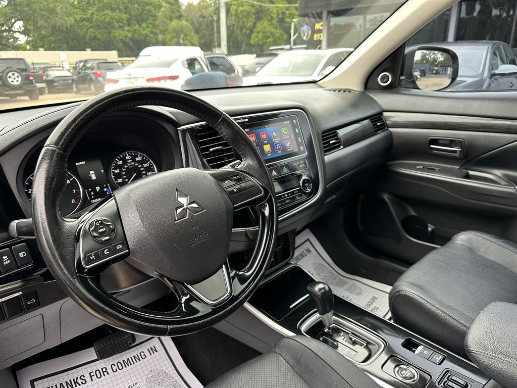 2017 Subaru Outlander SE photo