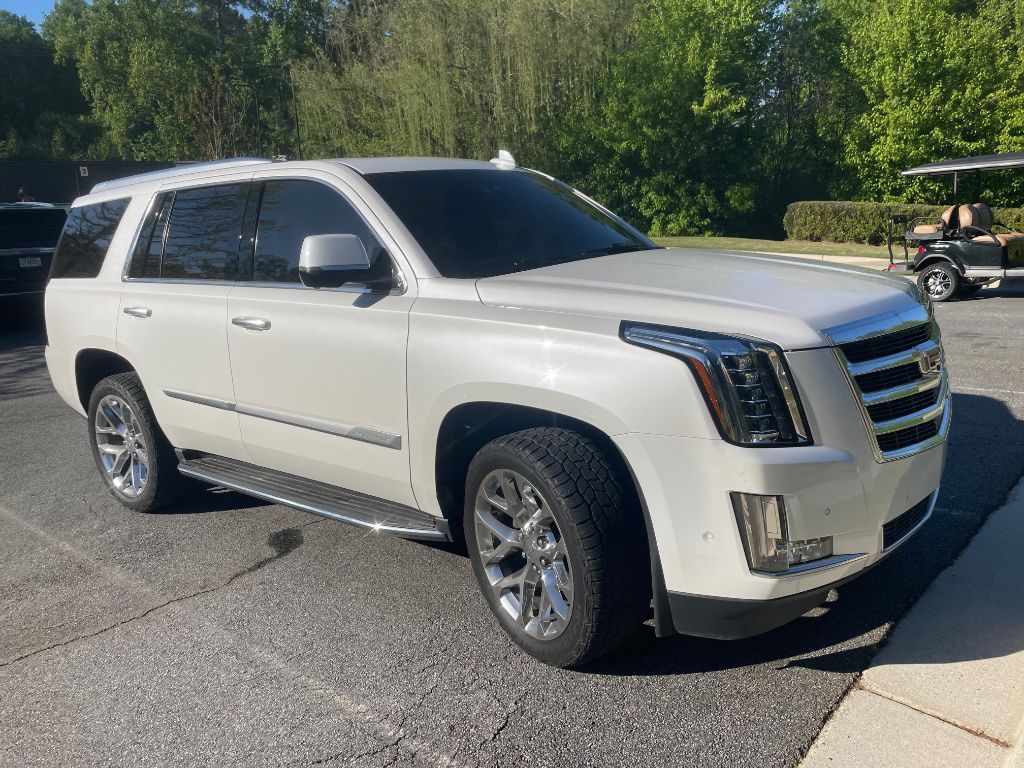 The 2017 Cadillac Escalade Luxury photos