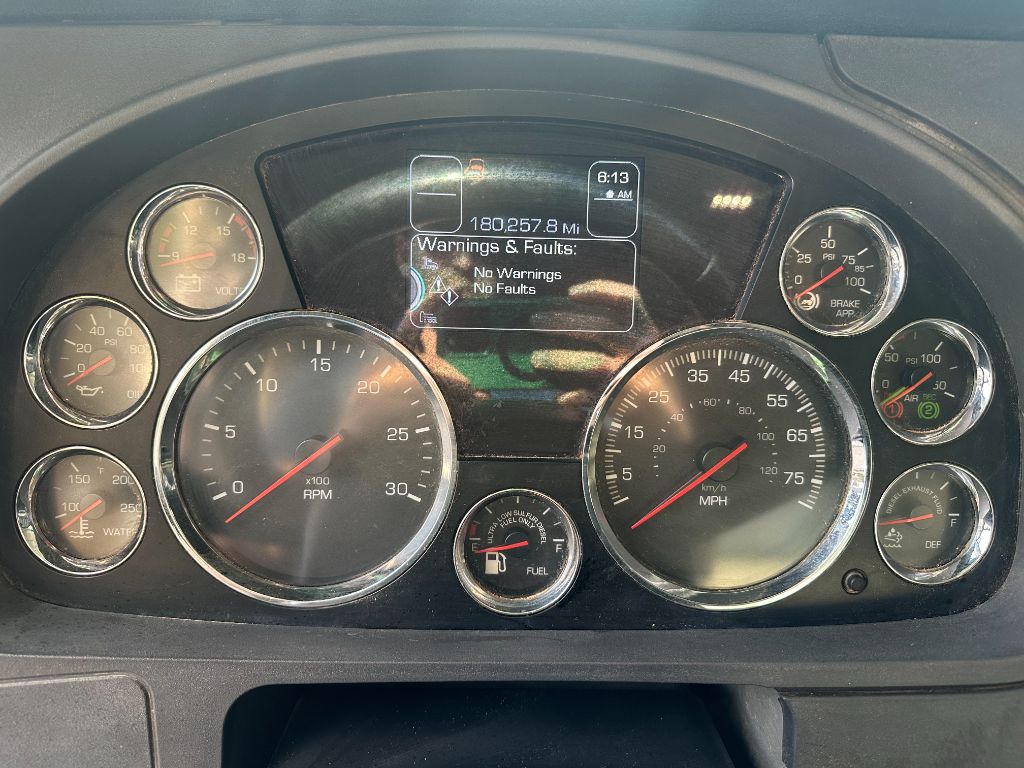 2020 Kenworth T880 - $139,995