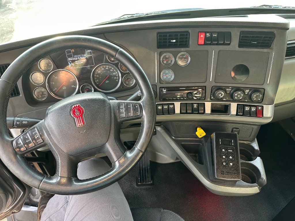 2020 Kenworth T880 - $139,995