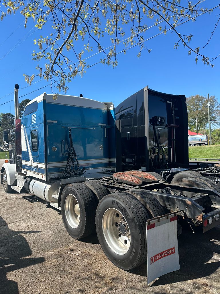 2013 Kenworth W9 Series - $74,950