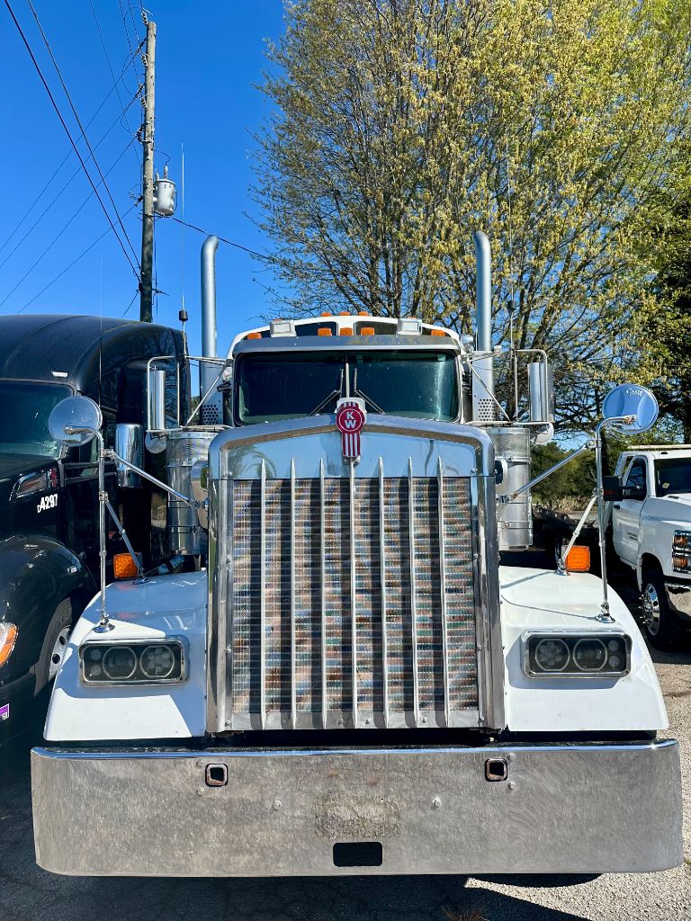 2013 Kenworth W9 Series - $74,950