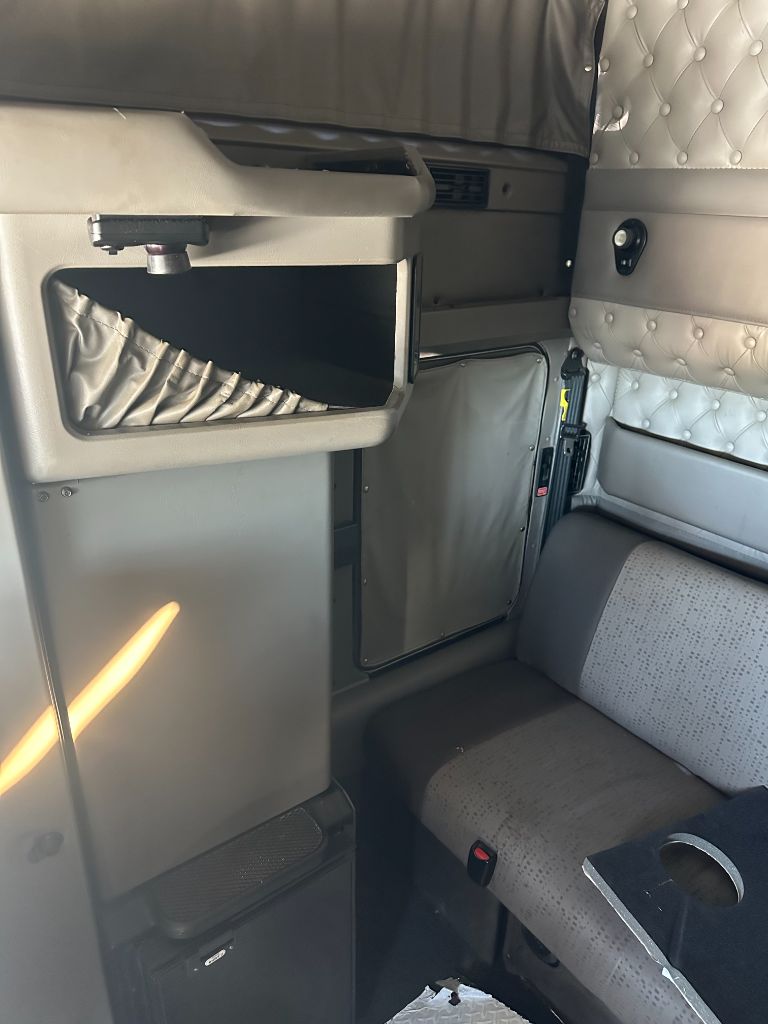 2013 Kenworth W9 Series - $74,950