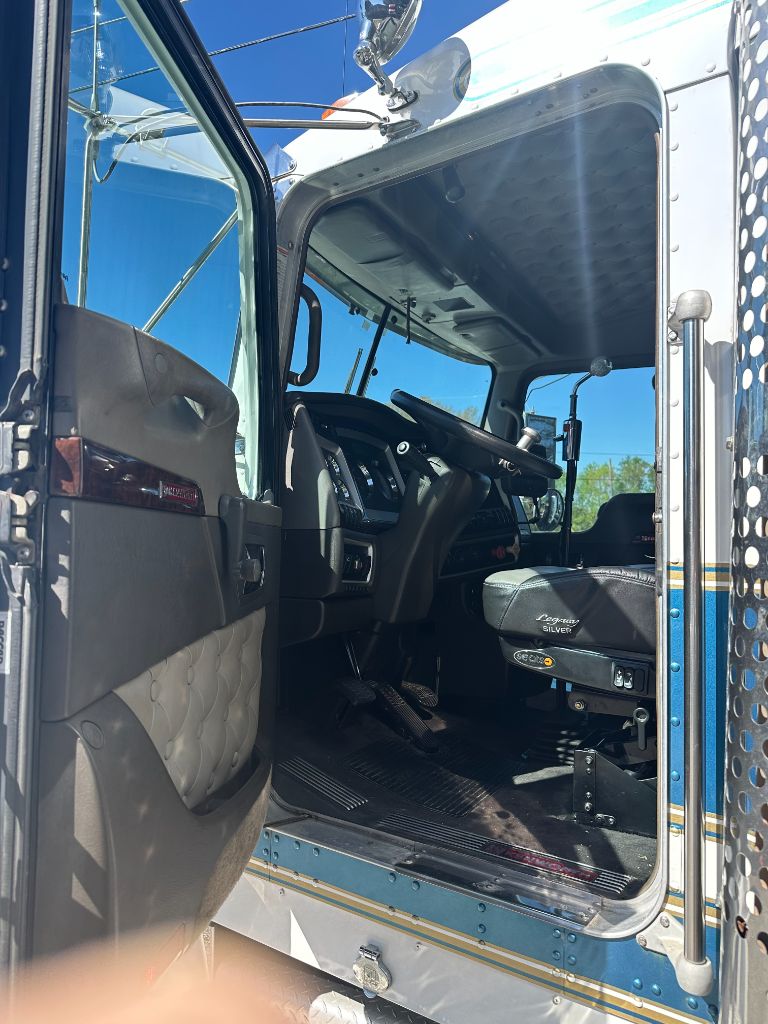 2013 Kenworth W9 Series - $74,950