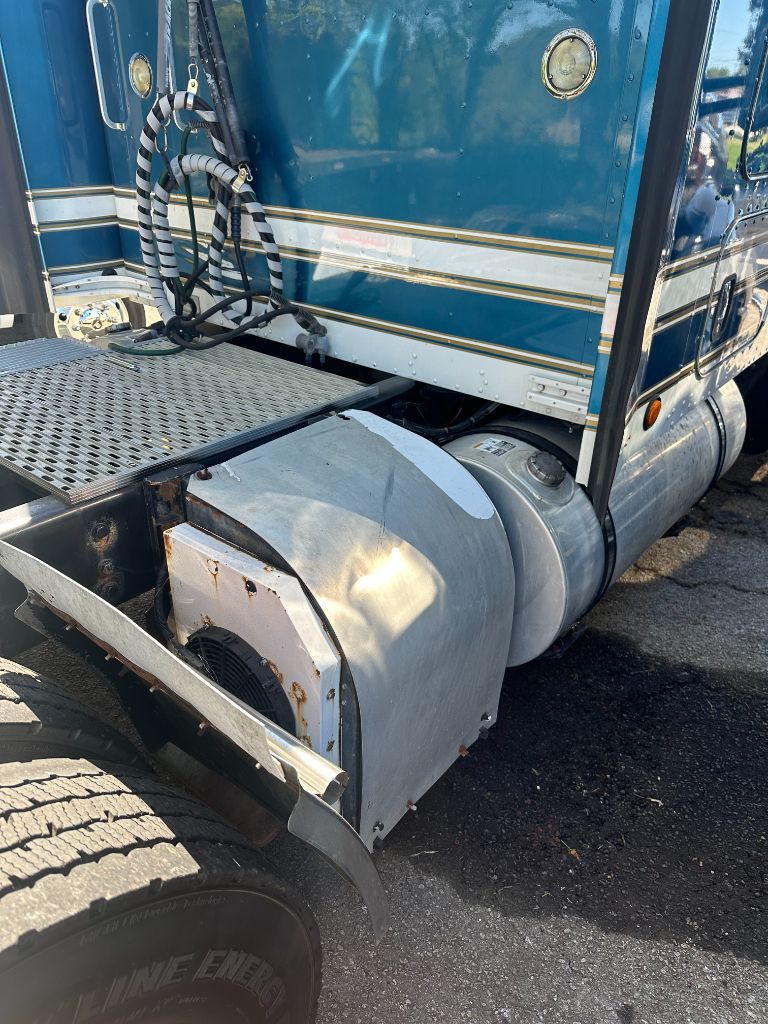 2013 Kenworth W9 Series - $74,950