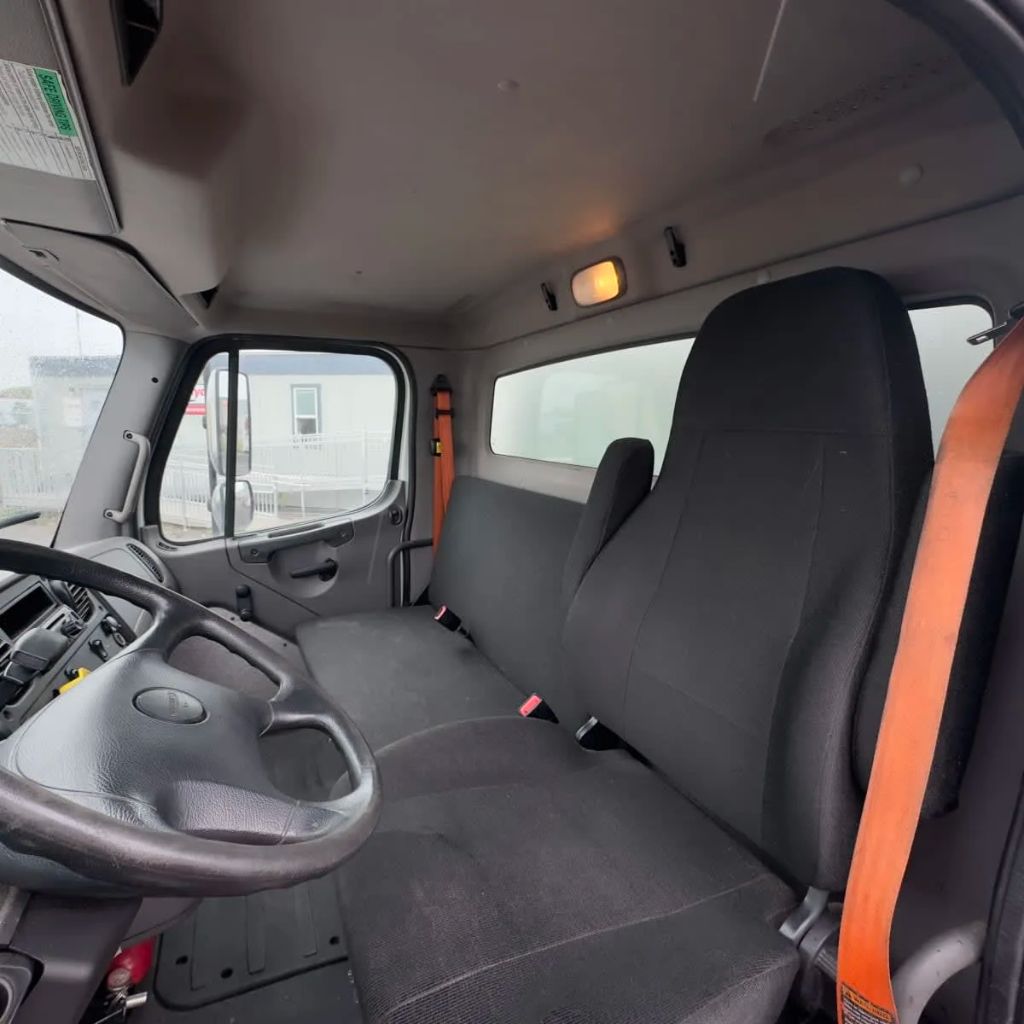 2018 Freightliner M2