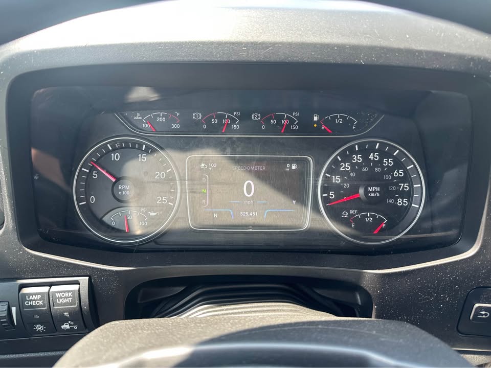 2020 International Lt625 - $39,995
