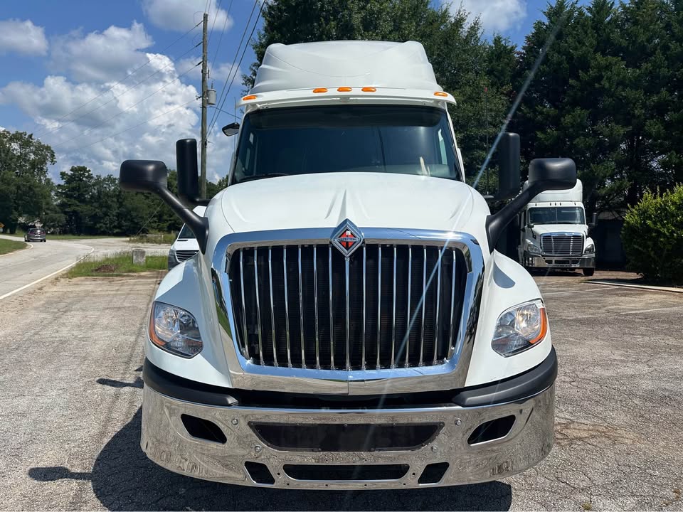 2020 International Lt625 - $39,995