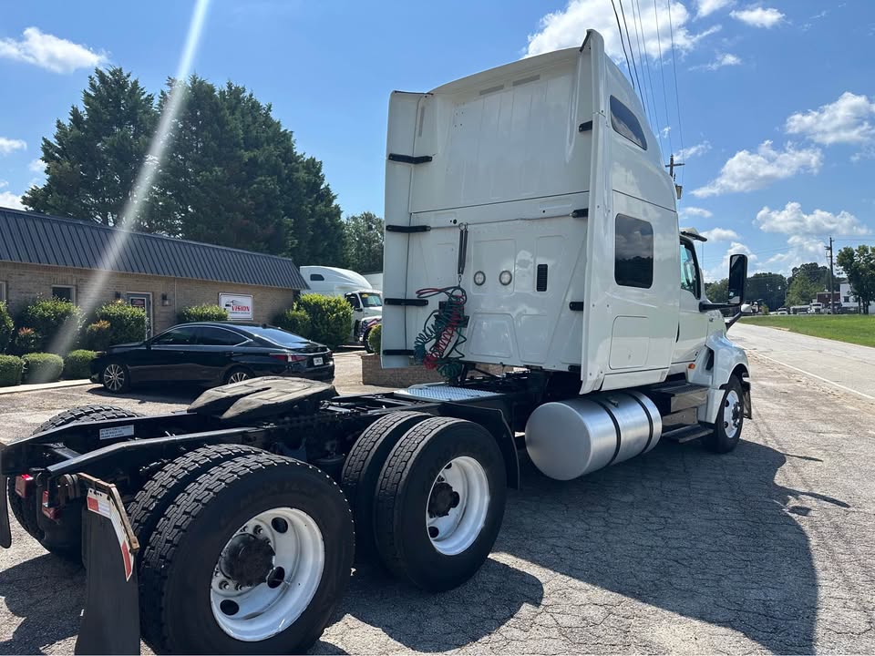 2020 International Lt625 - $39,995