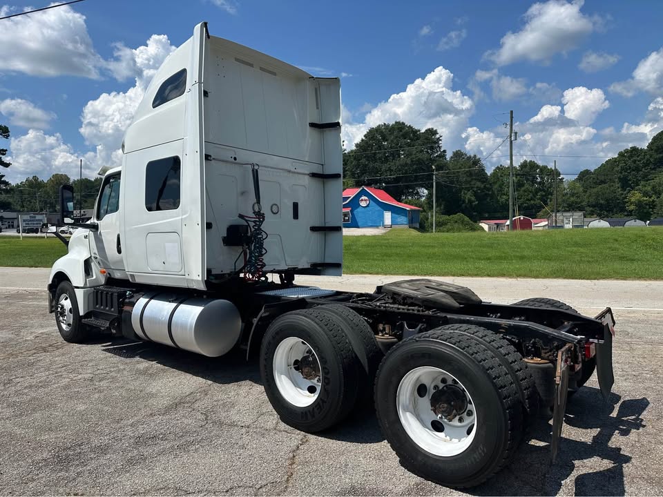 2020 International Lt625 - $39,995