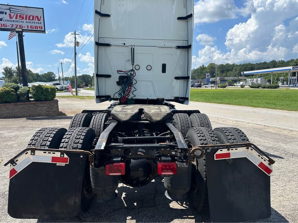 2020 International Lt625 - $39,995