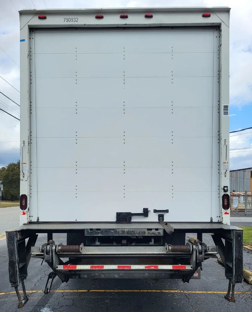 2018 Freightliner M2