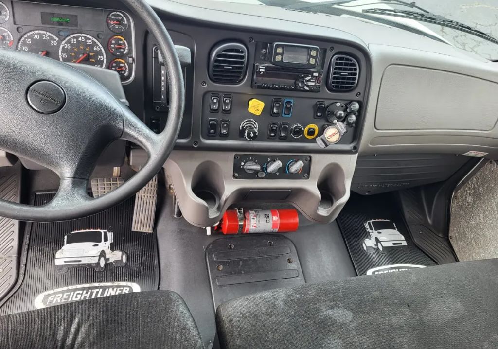 2018 Freightliner M2