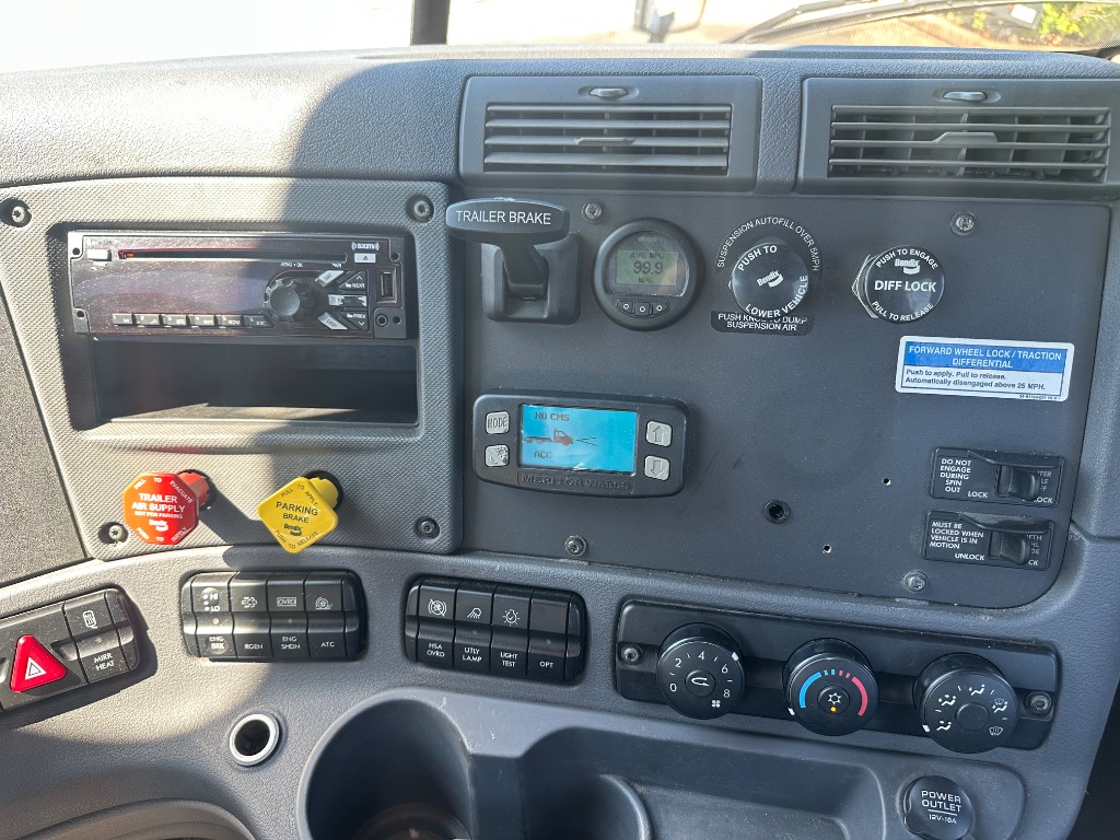 2019 Freightliner Cascadia - $39,995