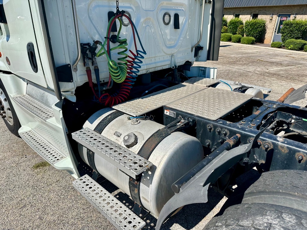 2019 Freightliner Cascadia - $39,995