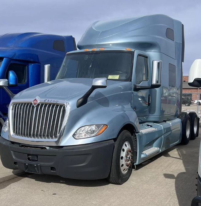 2022 International Lt625