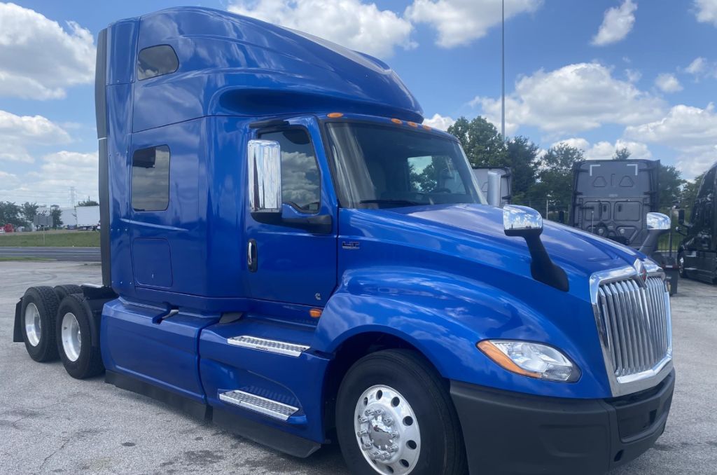 2022 International Lt625 - $61,995