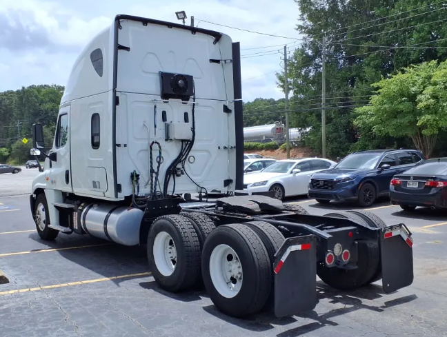2019 Freightliner Cascadia - $62,995