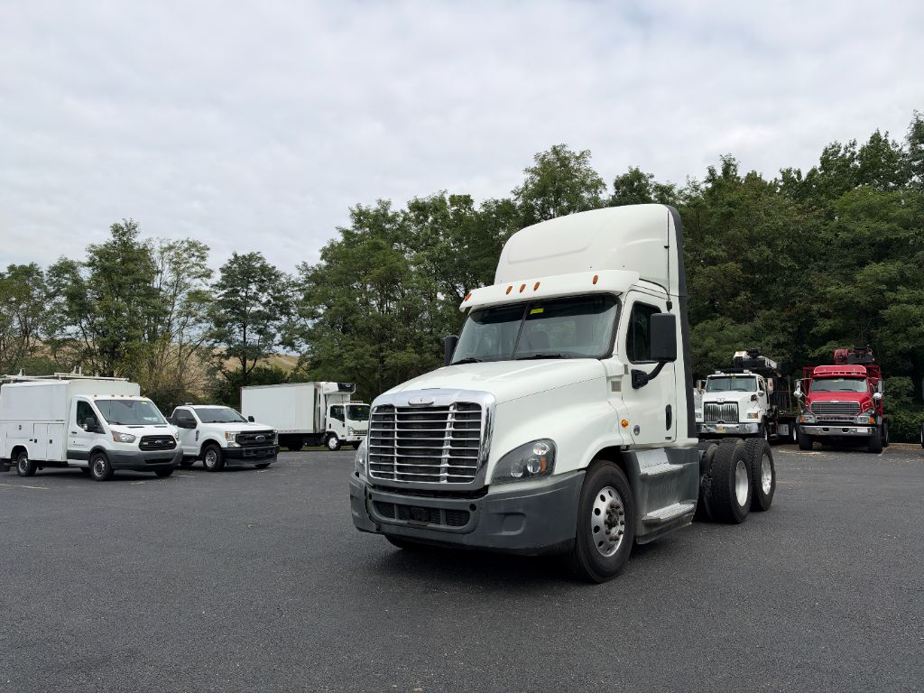2018 Freightliner Cascadia - $29,995