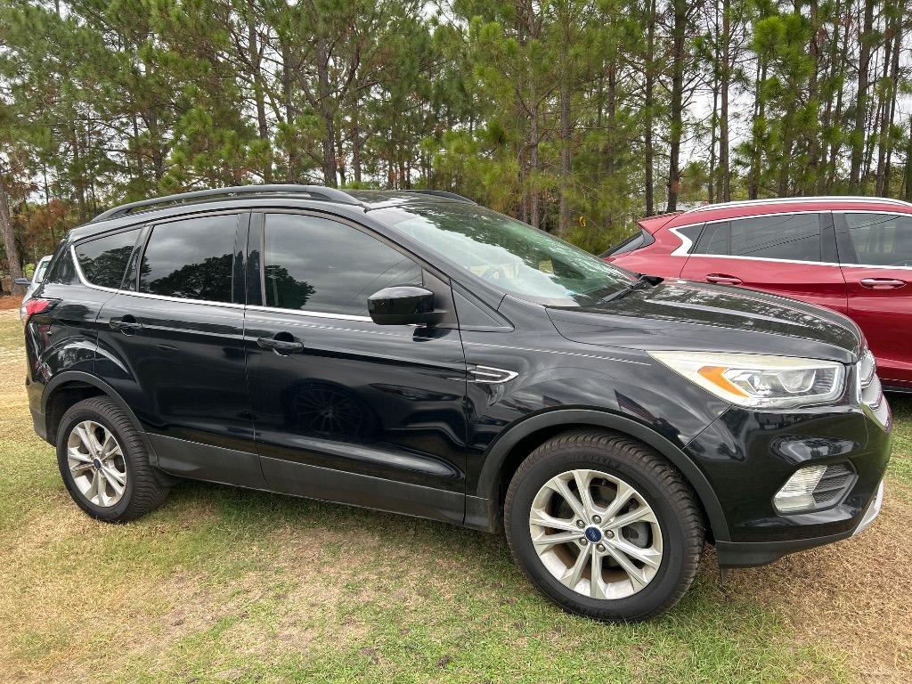 2017 Ford Escape - $10,500