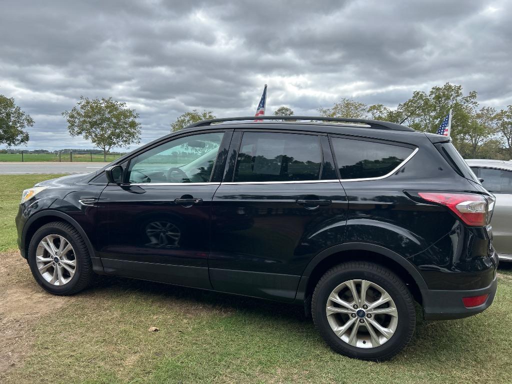 2017 Ford Escape - $10,500