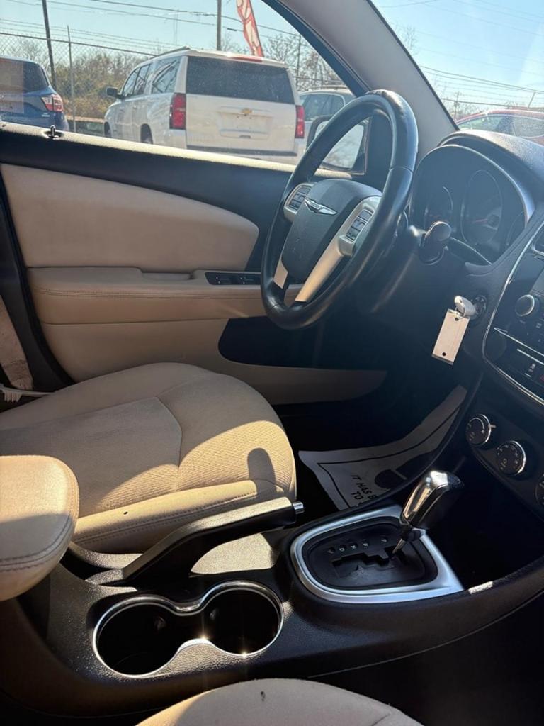 2015 Chrysler 200  photo